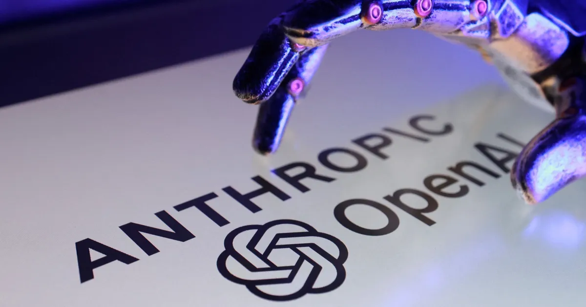 Mão robótica aponta para os nomes "Anthropic" (parcial) e "OpenAI" com seu logo, em superfície branca.